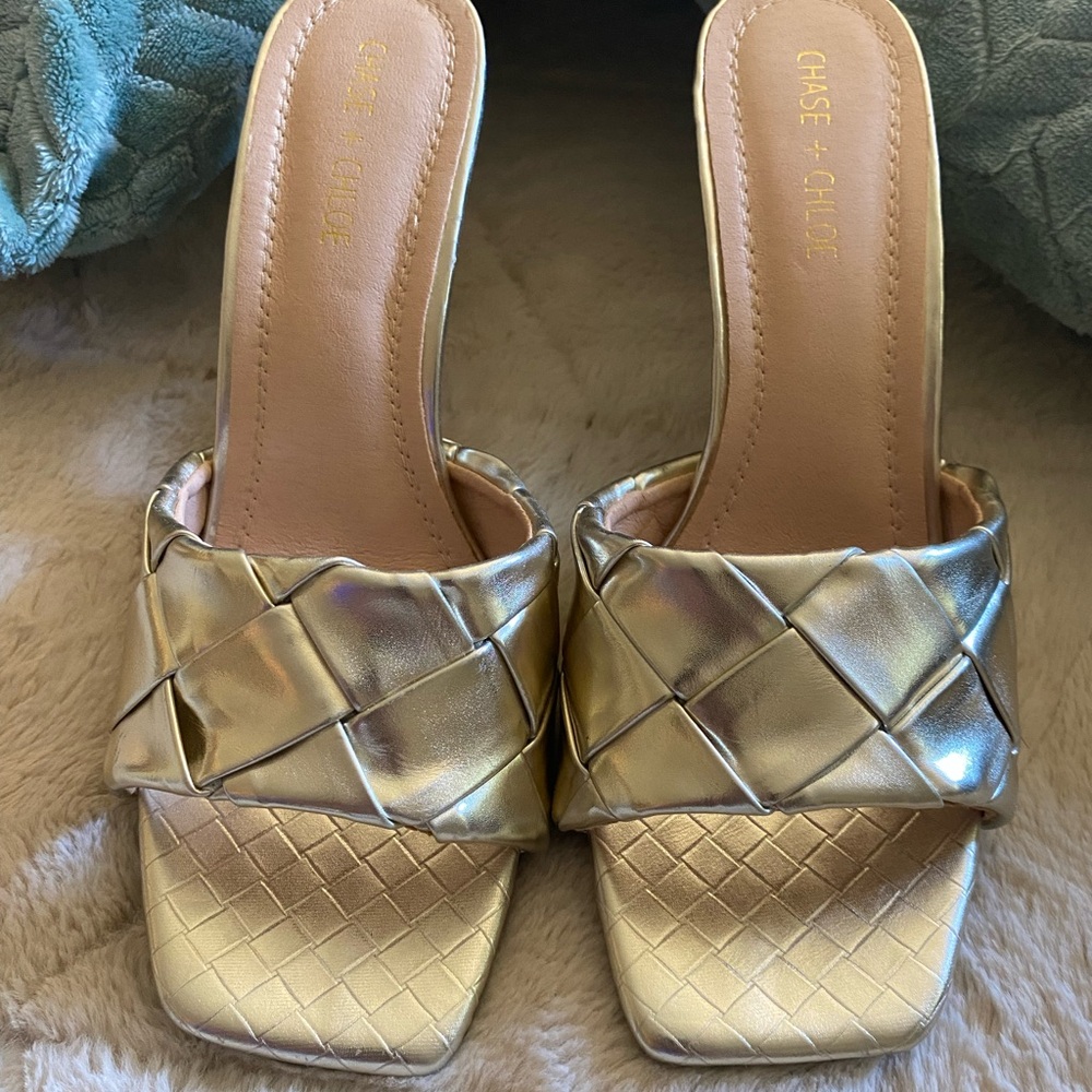 Gold, open toed mule